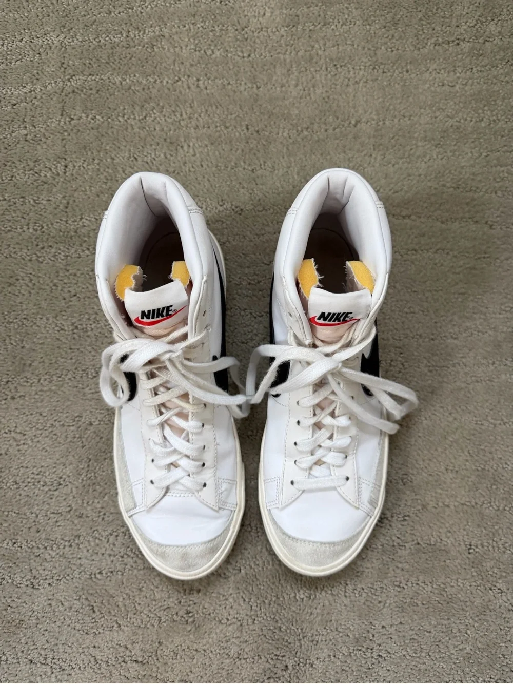 Women’s High Top Nike Blazers US 8.5